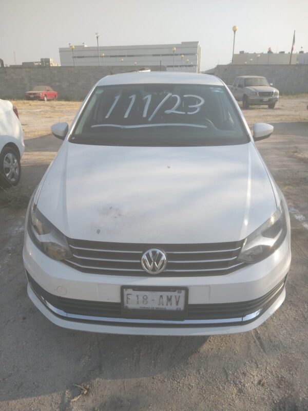 VOLKSWAGEN	VENTO - Imagen 2