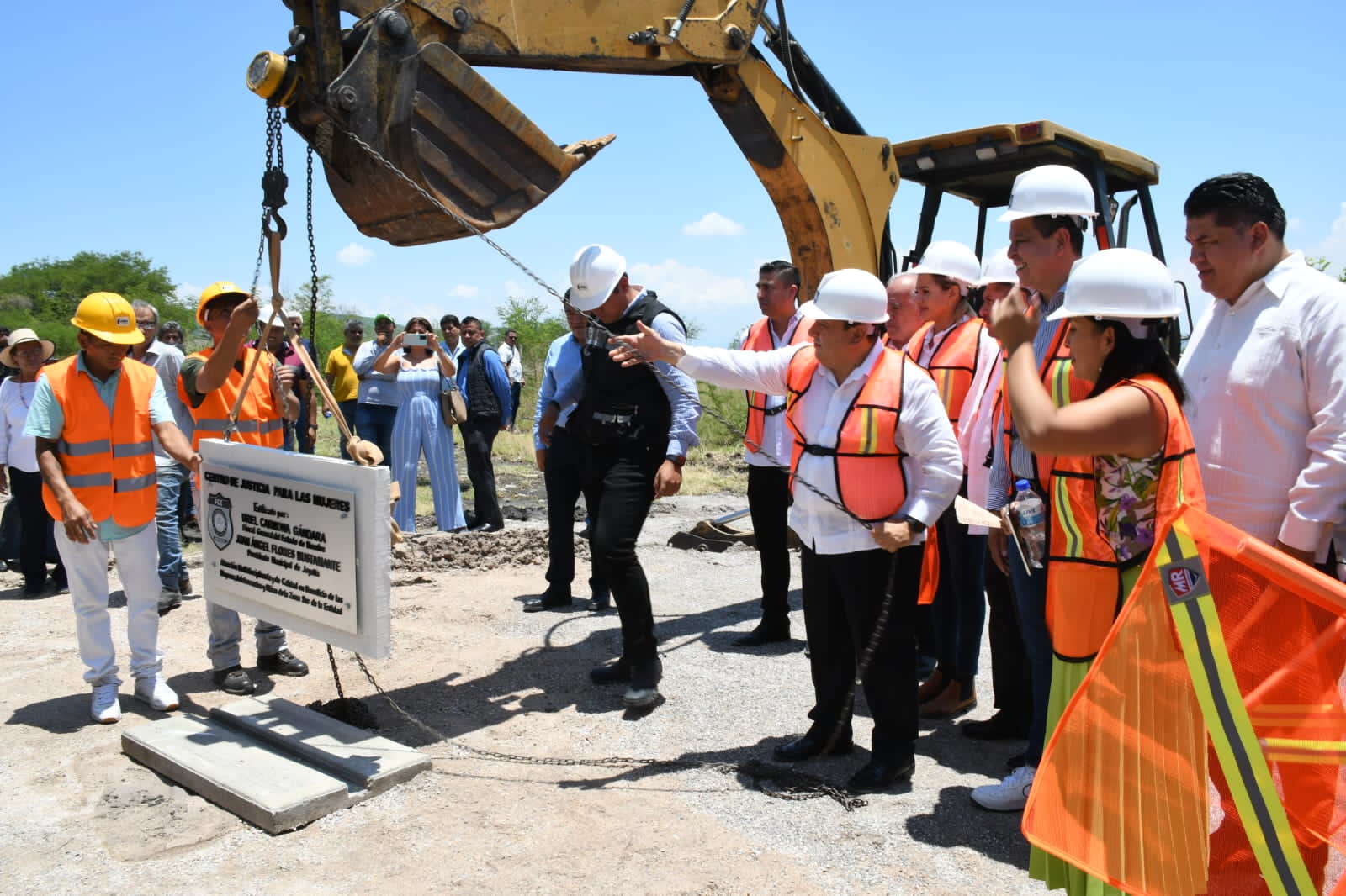 Colocan primera piedra del Centro de Justicia para las Mujeres en Jojutla