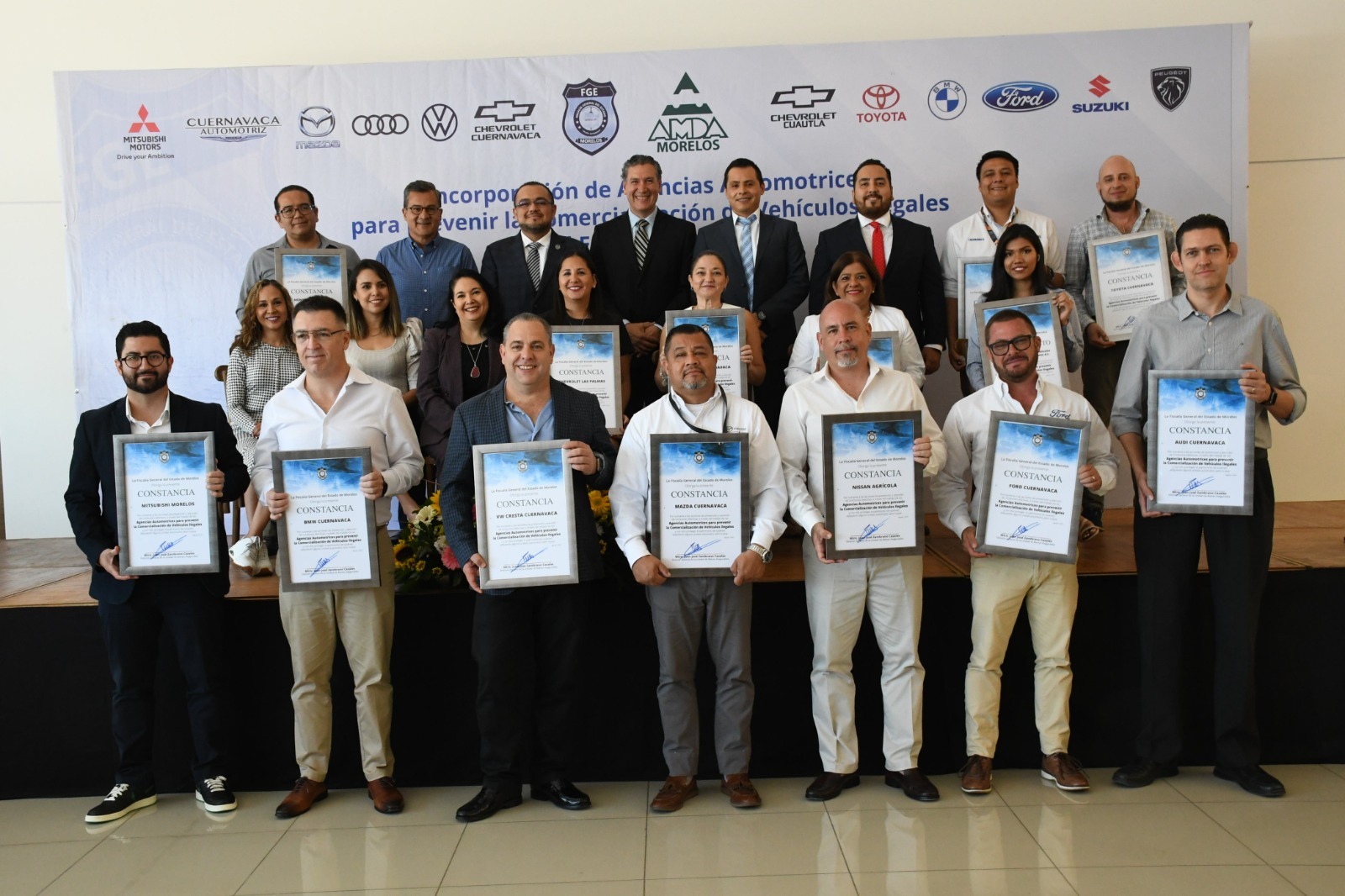 Firman convenio con Agencias Automotrices para evitar comercialización de vehículos semi nuevos ilegales