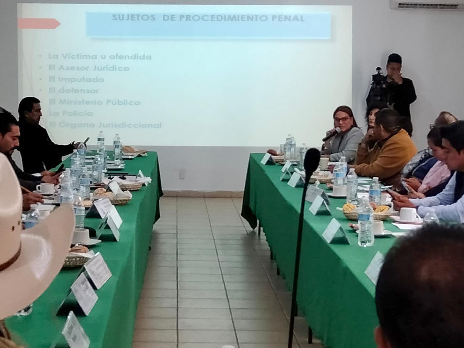 Capacita FGE a Presidentes municipales en materia electoral