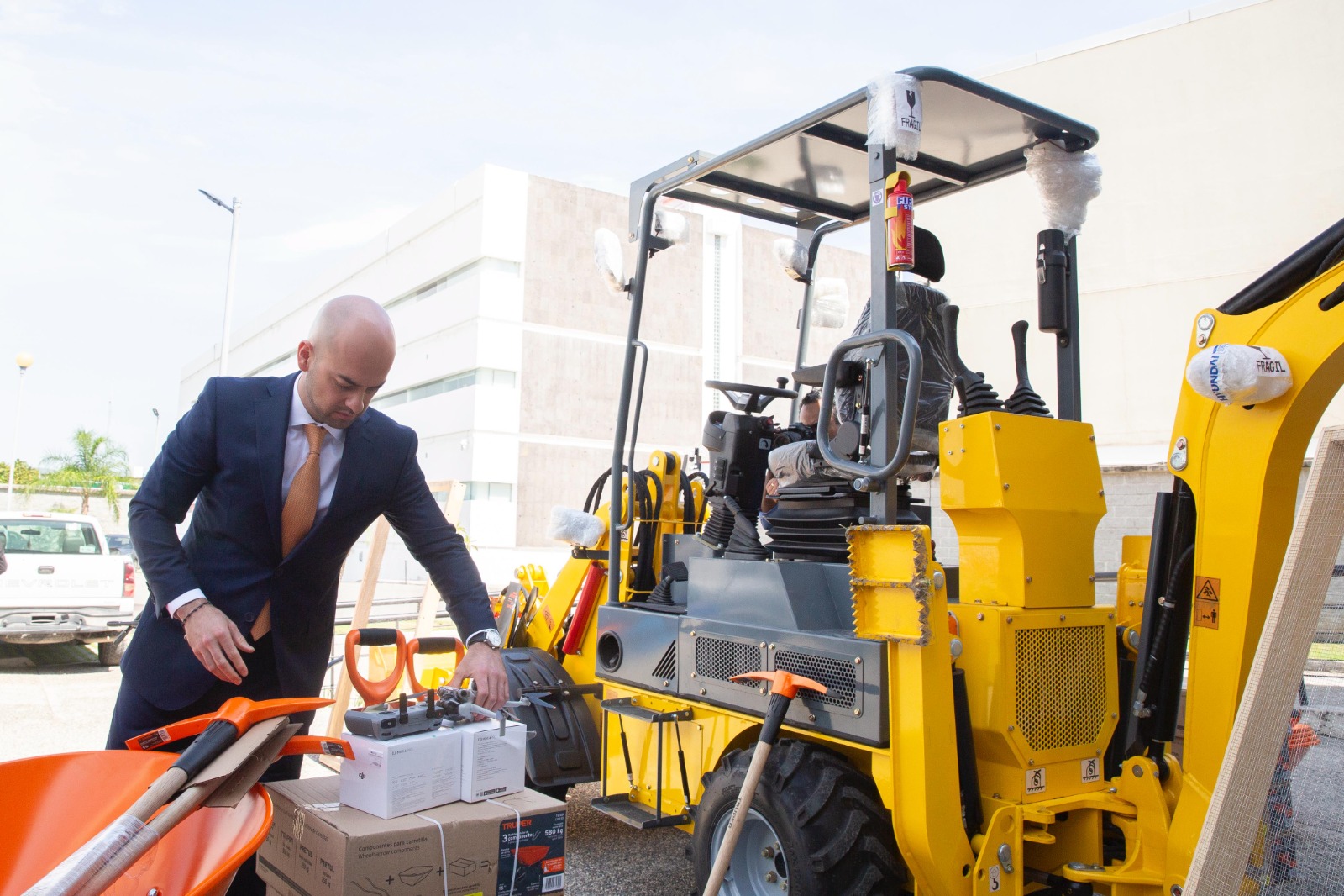 SUPERVISA FISCAL EDGAR MALDONADO ENTREGA DE EQUIPO A FISCALÍA ESPECIALIZADA EN DESAPARICIÓN FORZADA DE PERSONAS